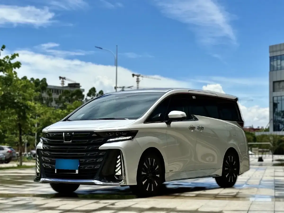 2024 Toyota Vellfire 2.5L 190HP L4 E-CVT Hybrid