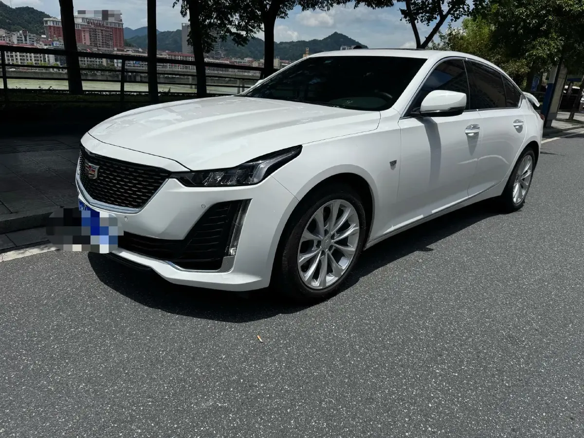 2022 Cadillac CT5 2.0T 237HP L4 10AT