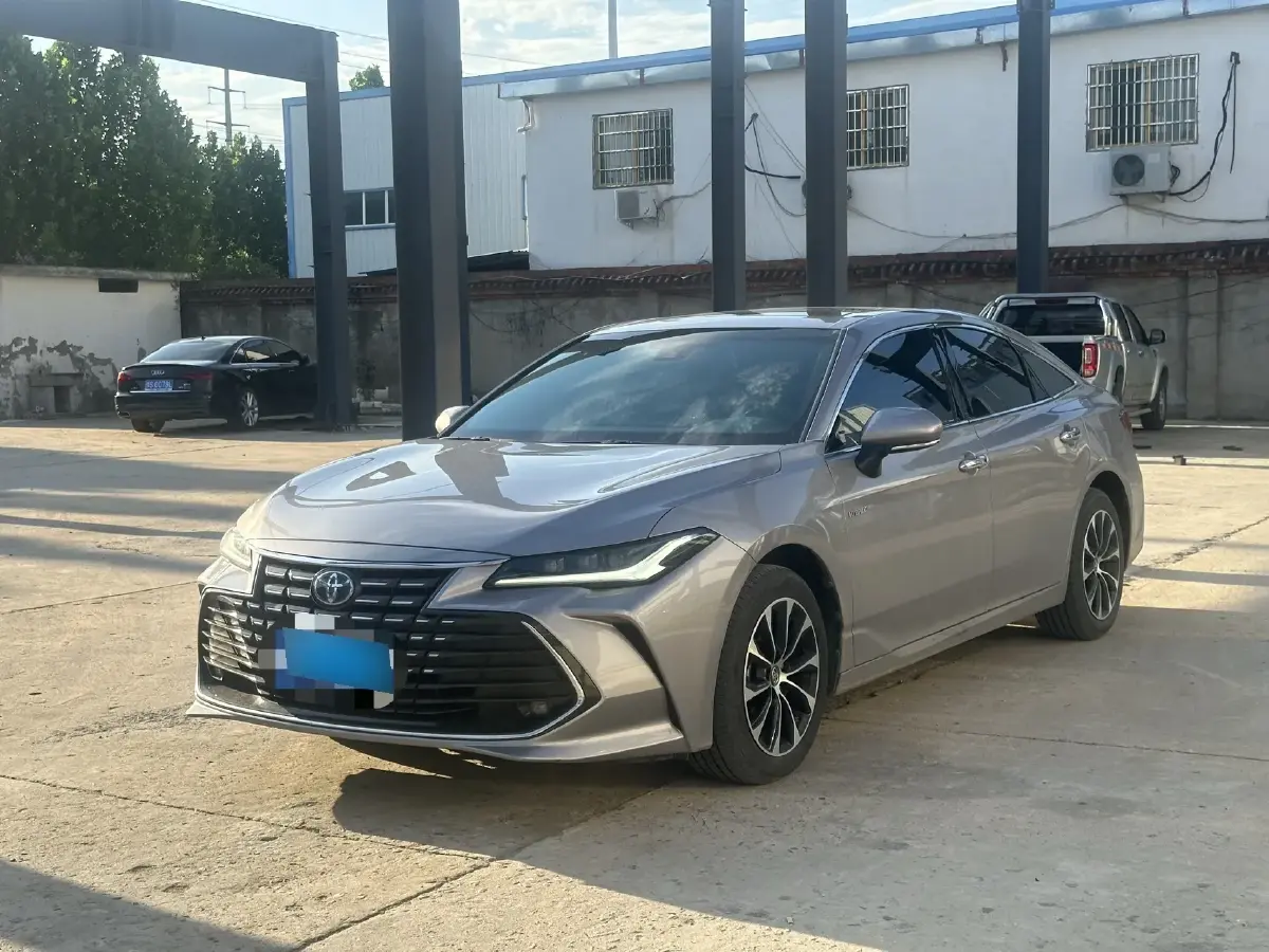 2023 Toyota Avalon 2.5L 178HP L4 E-CVT Hybrid