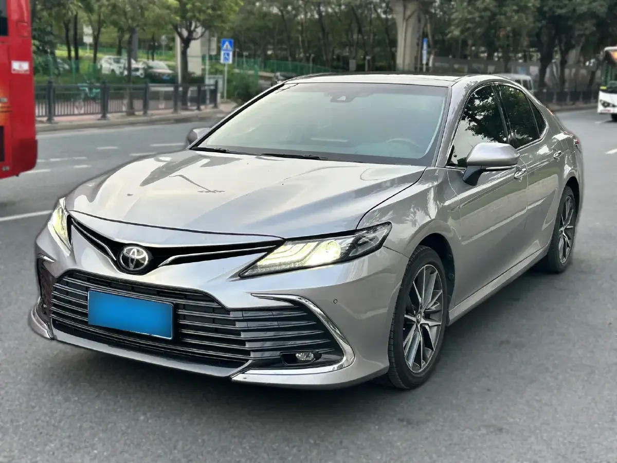 2021 Toyota Camry 2.5L 209HP L4 8AT