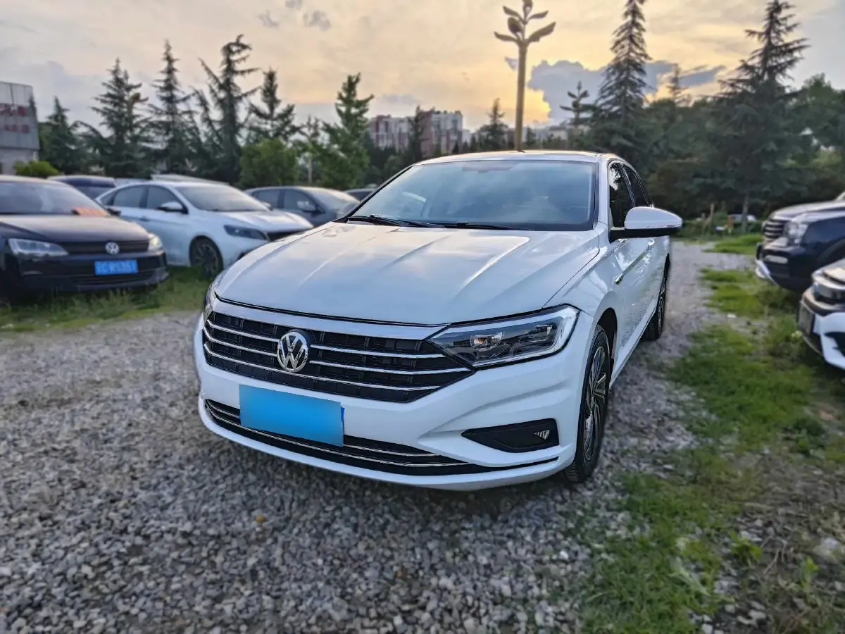 2021 Volkswagen Sagitar 1.4T 150HP L4 7DCT