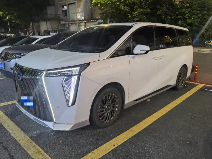 2023 GAC Trumpchi M8 2.0T 190HP L4 E-CVT Hybrid