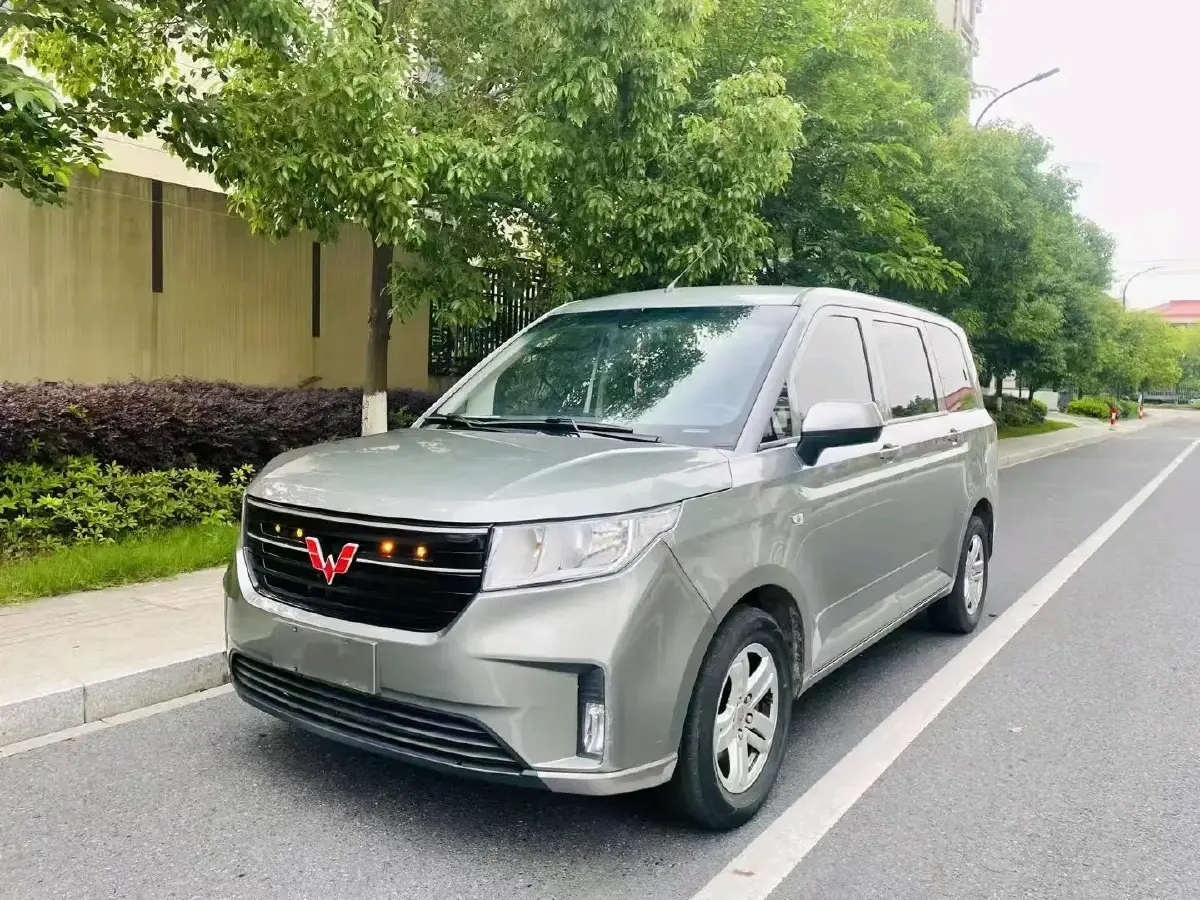 2021 WuLing HongGuang Plus 1.5T 147HP L4 6MT