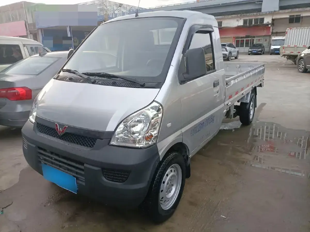 2021 WuLing RongGuang Mini Truck 1.5L 99HP L4 5MT