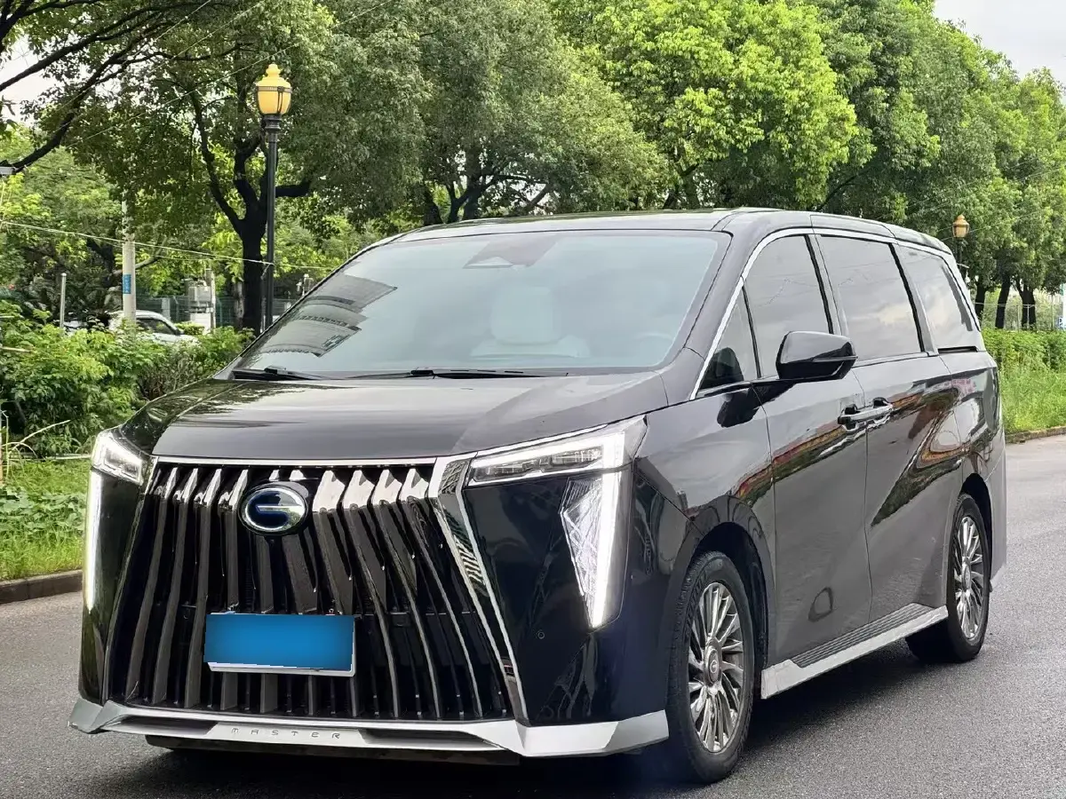 2023 GAC Trumpchi M8 2.0T 190HP L4 E-CVT Hybrid