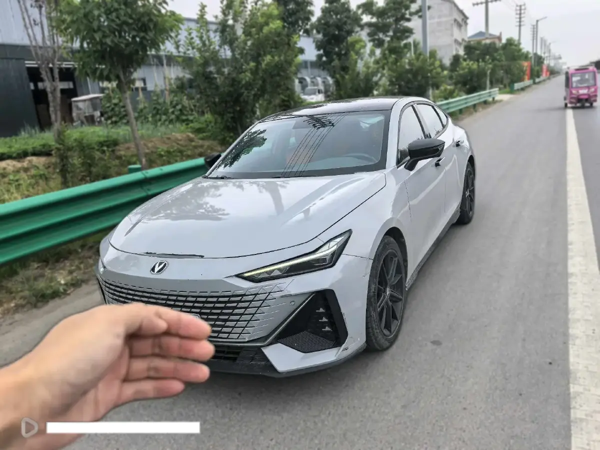 2022 ChangAn UNI-V 1.5T 188HP L4 7DCT