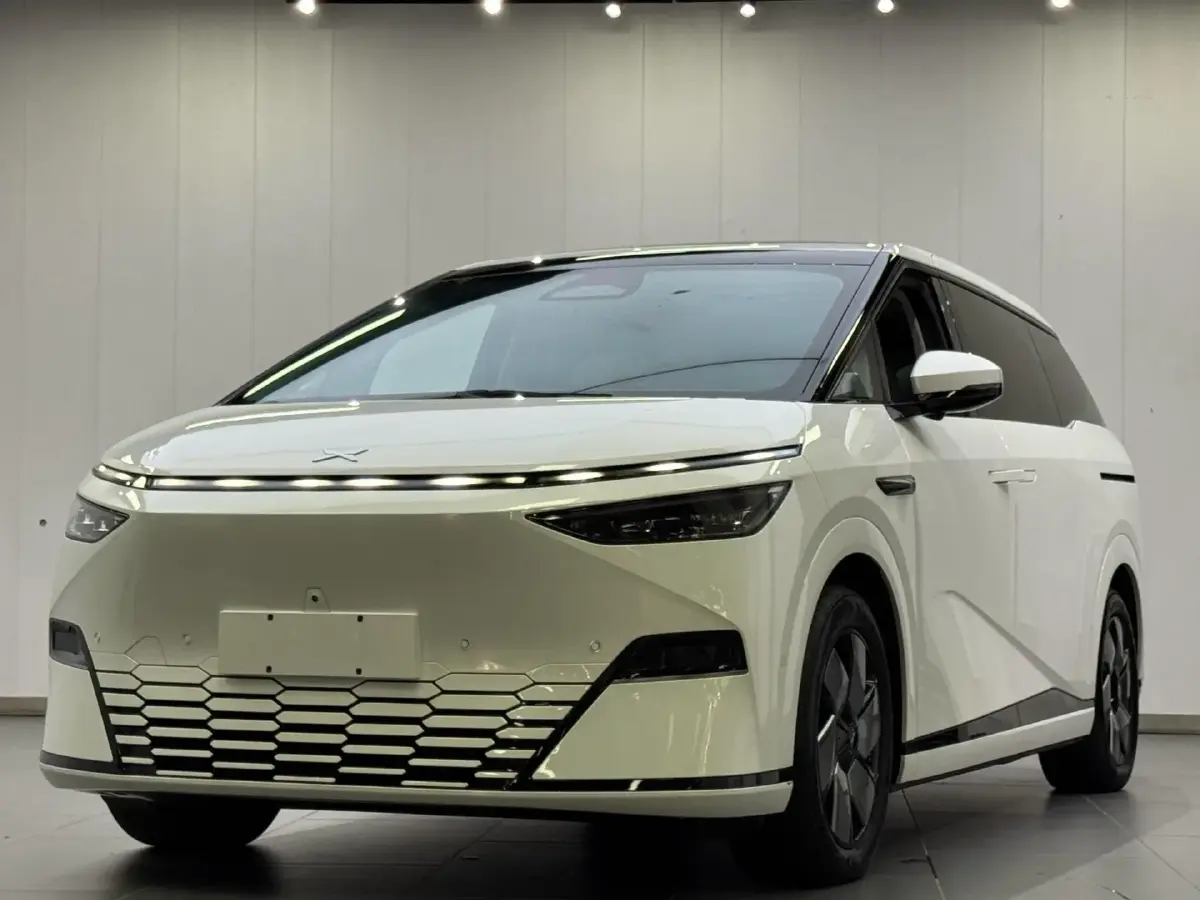 2024 Xpeng X9 BEV 84.5KWH