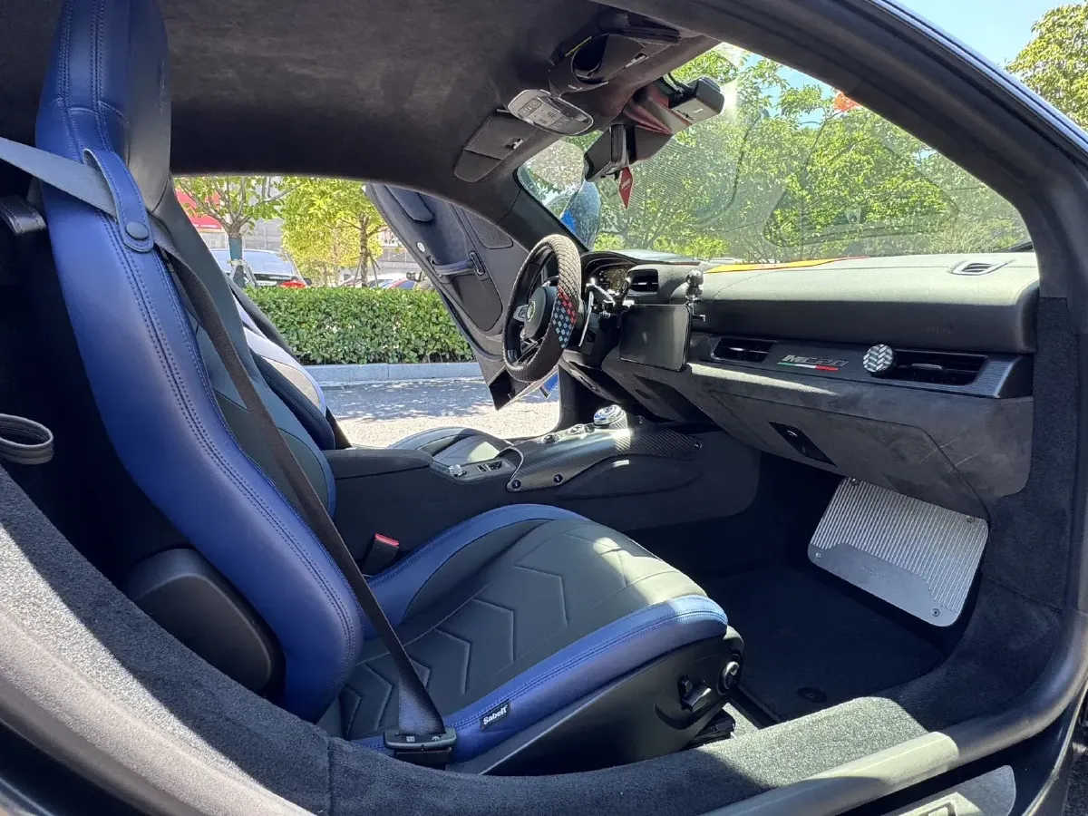 2020 Maserati MC20 3.0T 630HP V6 8DCT,autocango,china used car exporter,china ev exporter,chinese used car exporter,chinese used ev exporter