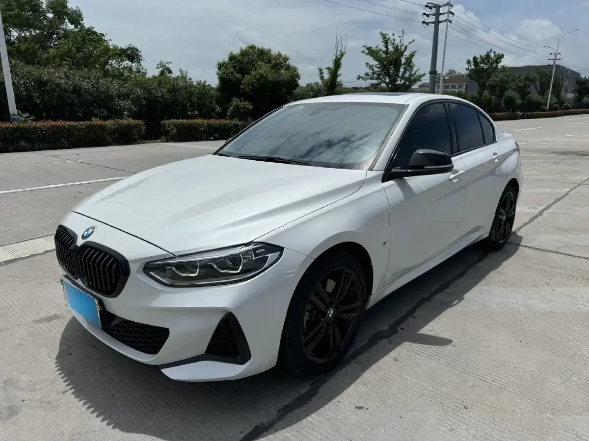 2022 BMW 1 Series 2.0T 192HP L4 7DCT