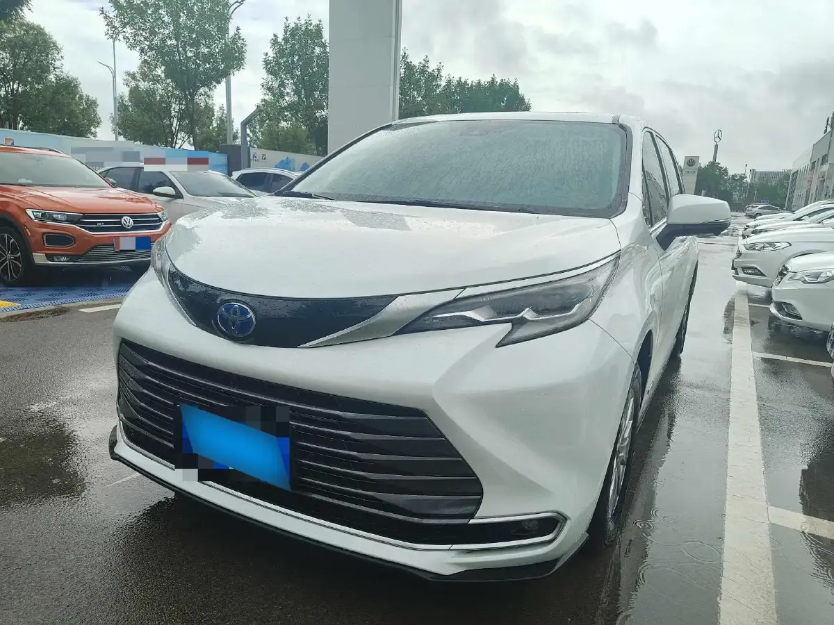 2021 Toyota Sienna 2.5L 192HP L4 E-CVT Hybrid