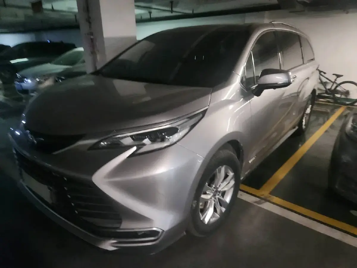 2021 Toyota Sienna 2.5L 192HP L4 E-CVT Hybrid