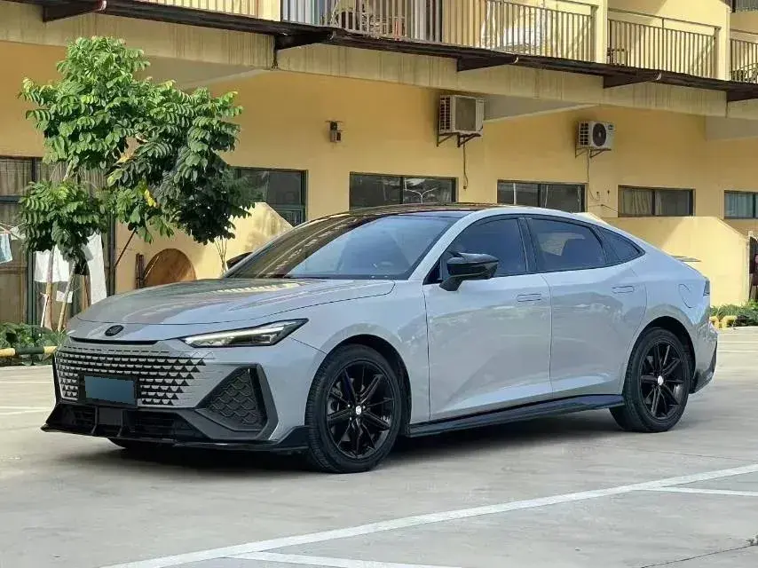 2022 ChangAn UNI-V 2.0T 233HP L4 8AT