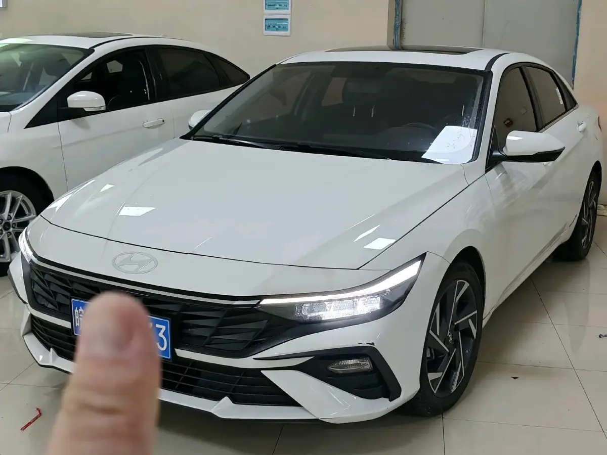 2023 Hyundai Elantra 1.5L 115HP L4 CVT