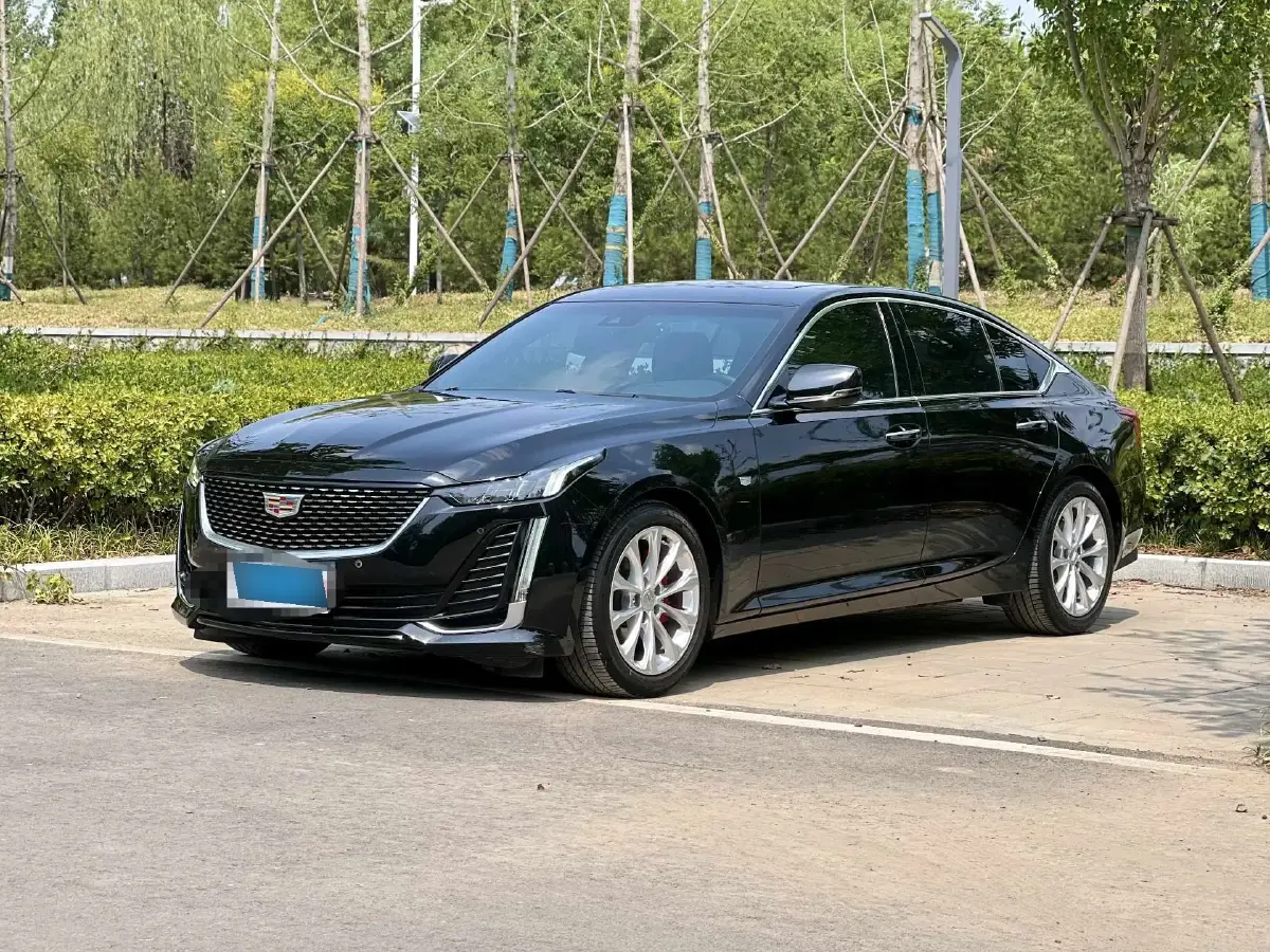 2022 Cadillac CT5 2.0T 237HP L4 10AT