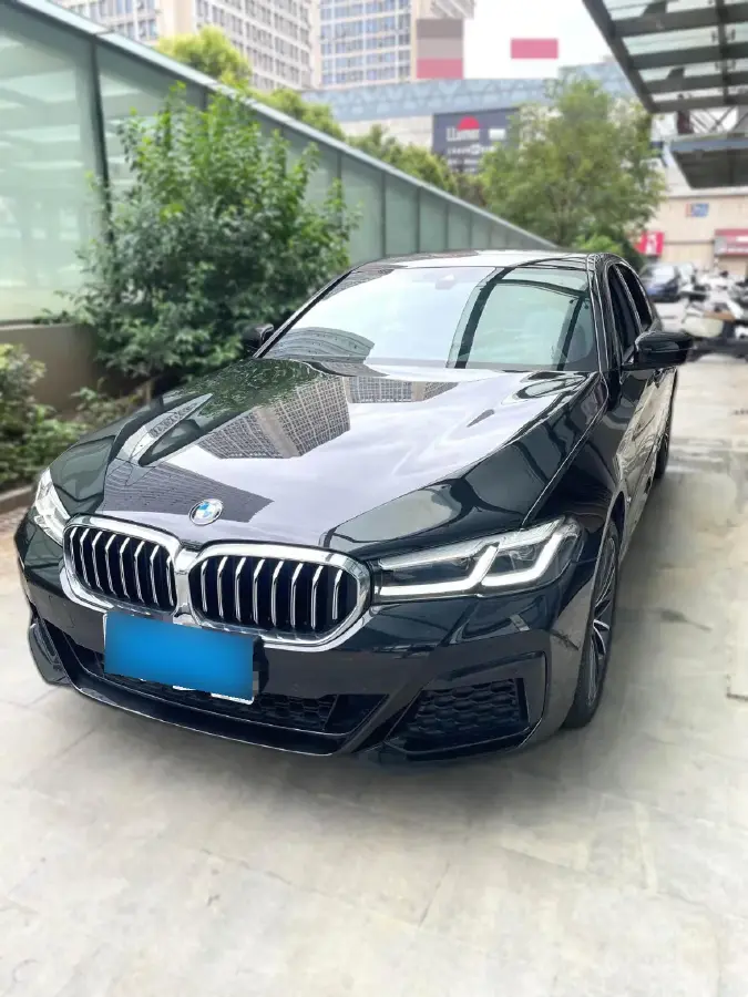 2023 BMW 5 Series 2.0T 245HP L4 8AT