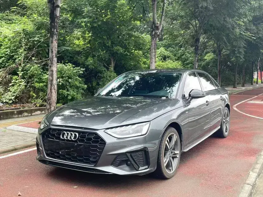 2022 Audi A4L 2.0T 190HP L4 7DCT