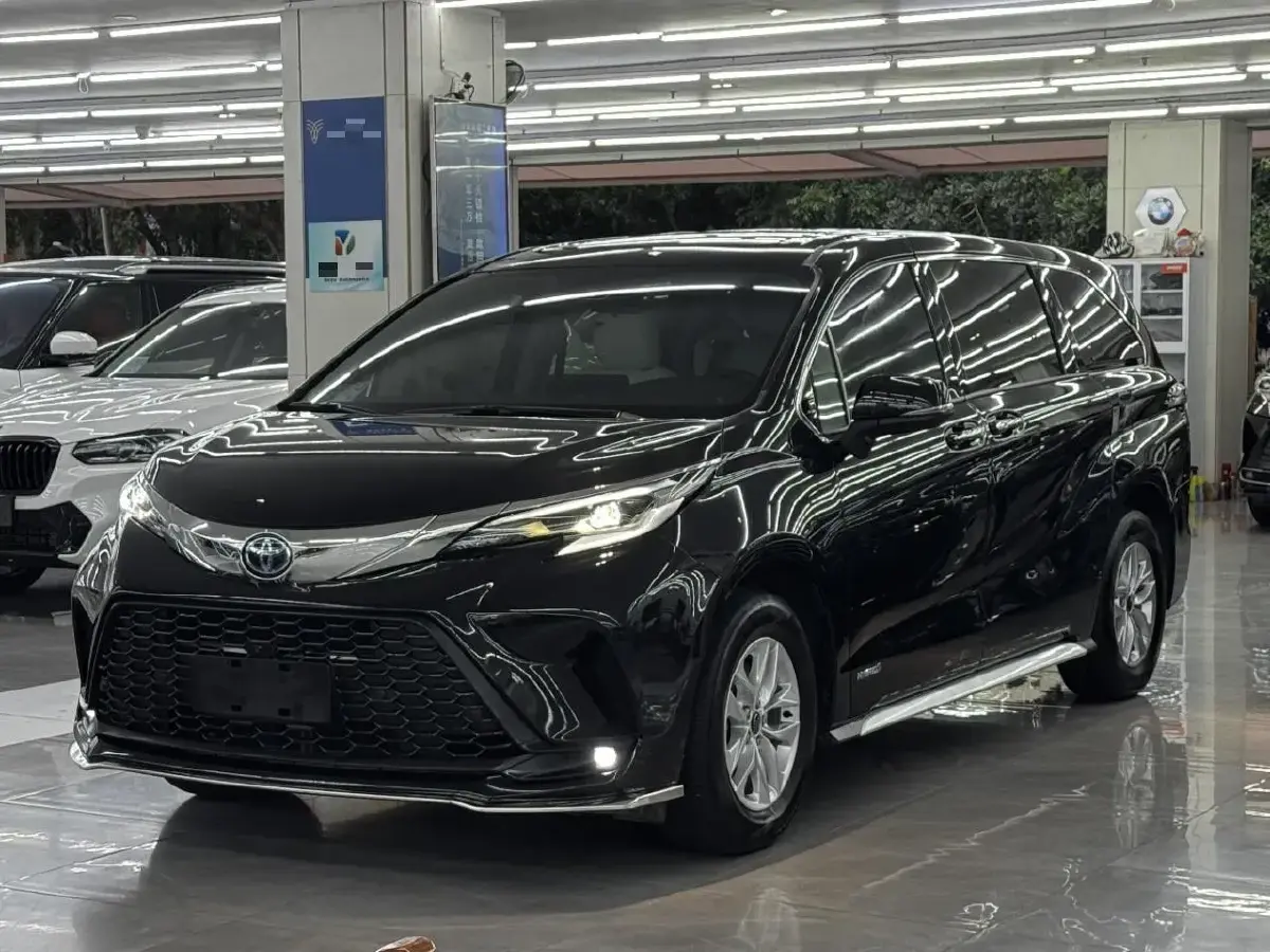 2024 Toyota Granvia 2.5L 189HP L4 E-CVT Hybrid