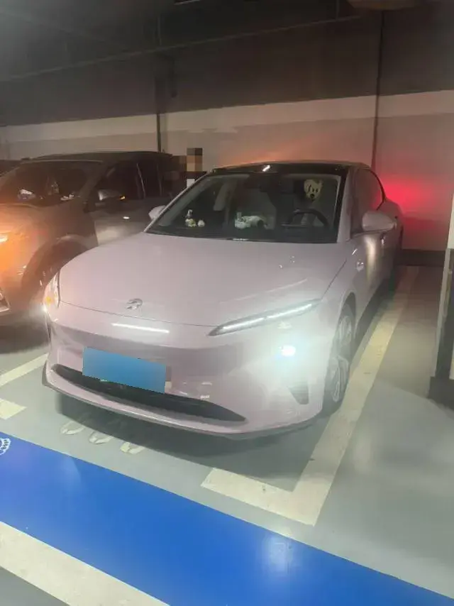 2022 NIO ET5 BEV 75KWH