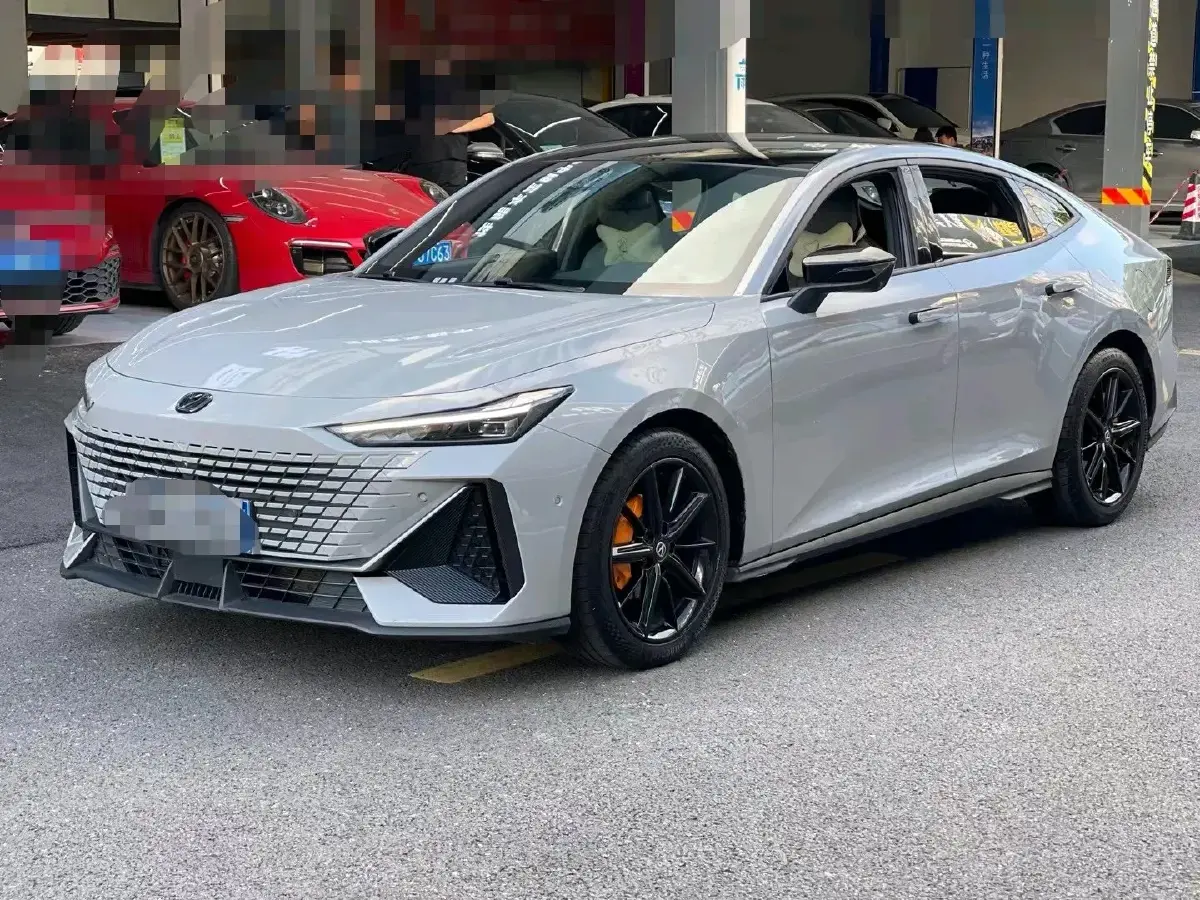 2022 ChangAn UNI-V 1.5T 188HP L4 7DCT