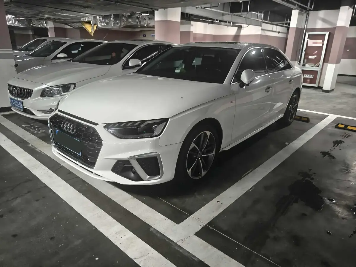 2020 Audi A4L 2.0T 150HP L4 7DCT