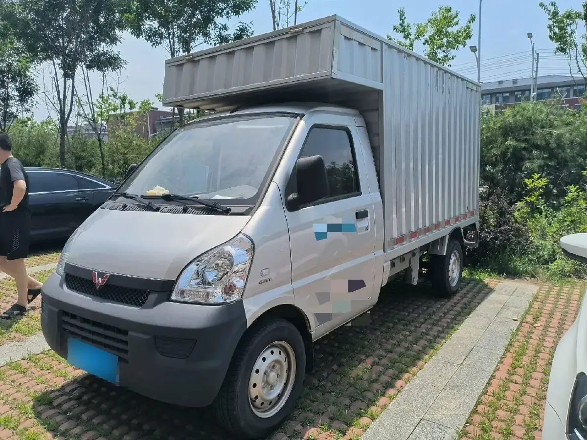2021 WuLing RongGuang Mini Truck 1.5L 99HP L4 5MT
