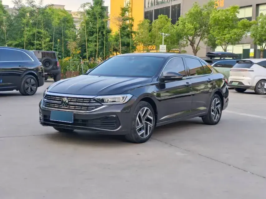 2023 Volkswagen Sagitar 1.5T 160HP L4 7DCT