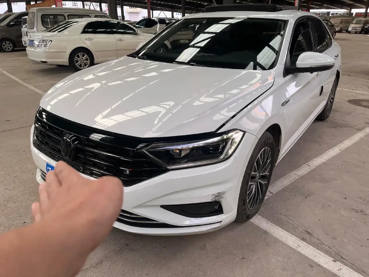 2021 Volkswagen Sagitar 1.4T 150HP L4 7DCT