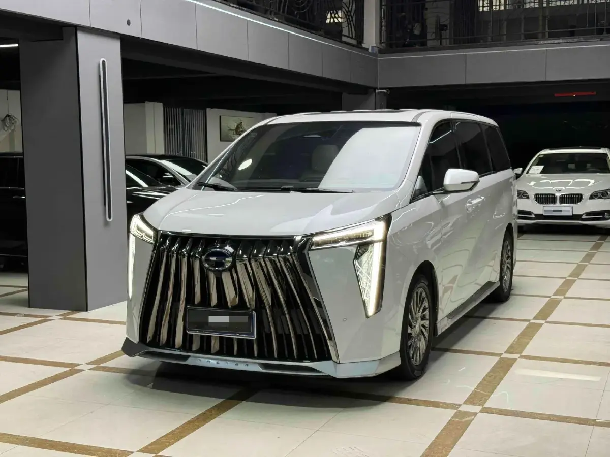 2023 GAC Trumpchi M8 2.0T 190HP L4 E-CVT Hybrid