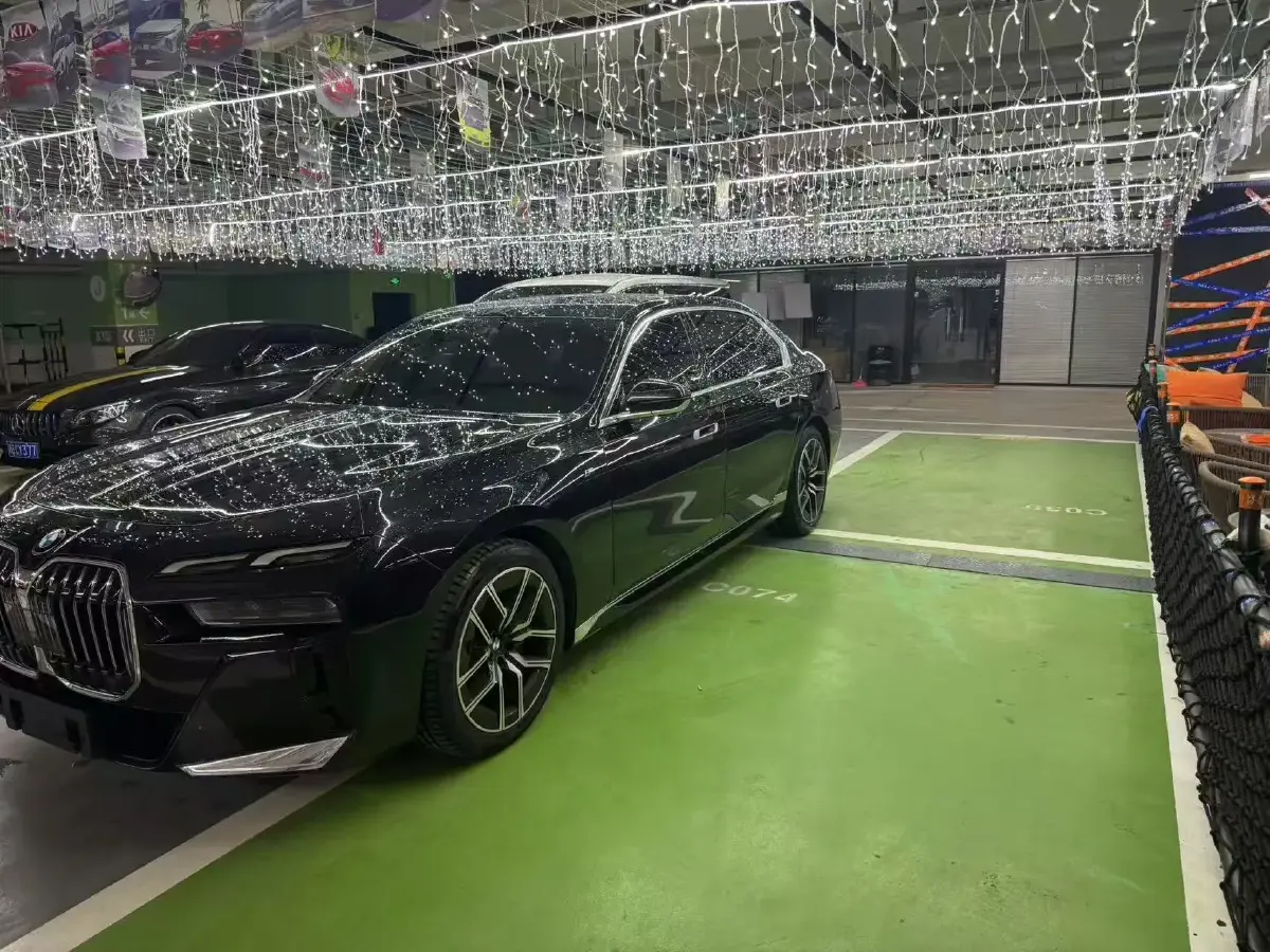 2023 BMW 7 Series 3.0T 272HP L6 8AT