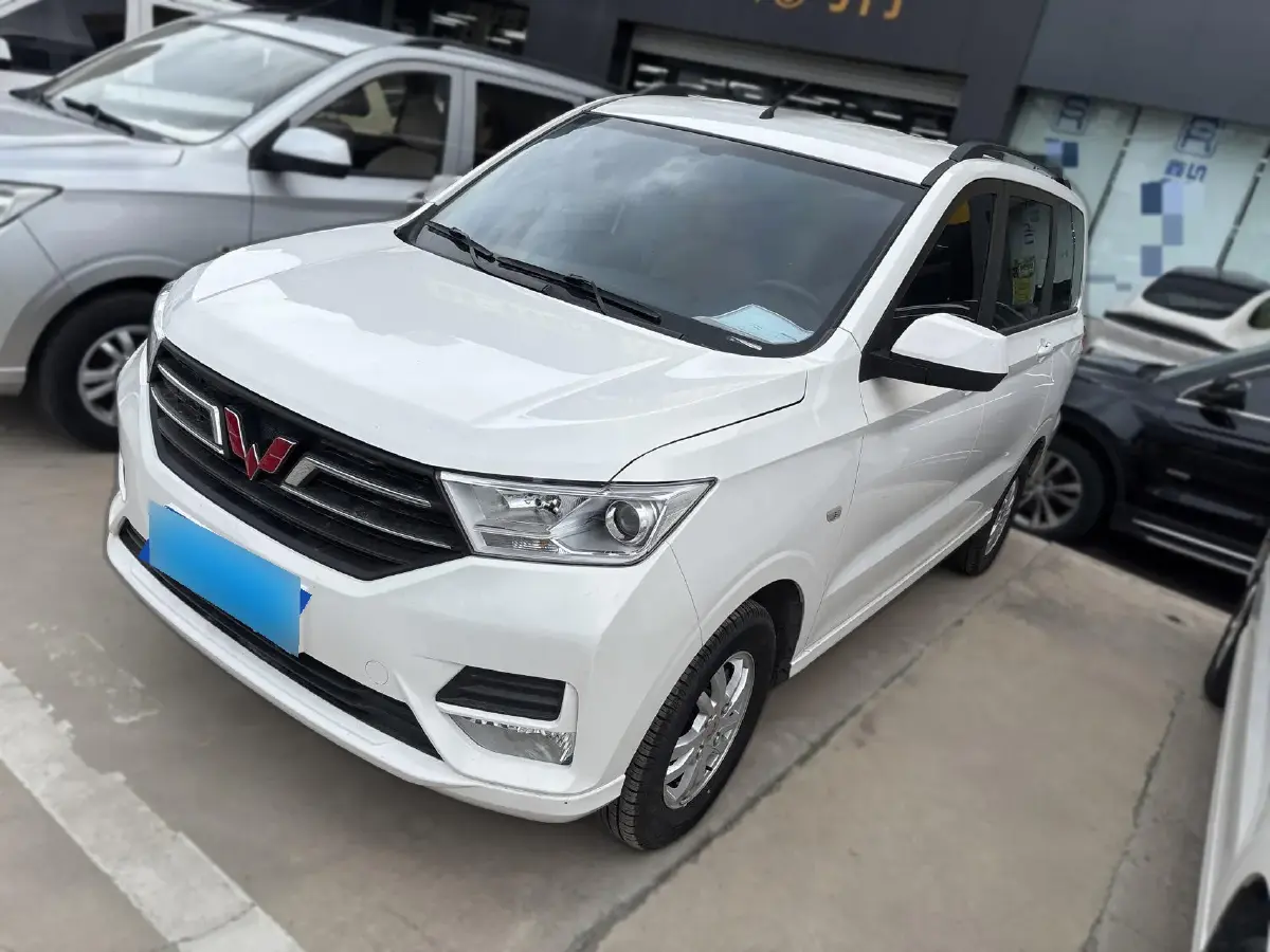 2021 WuLing HongGuang 1.5L 99HP L4 6MT