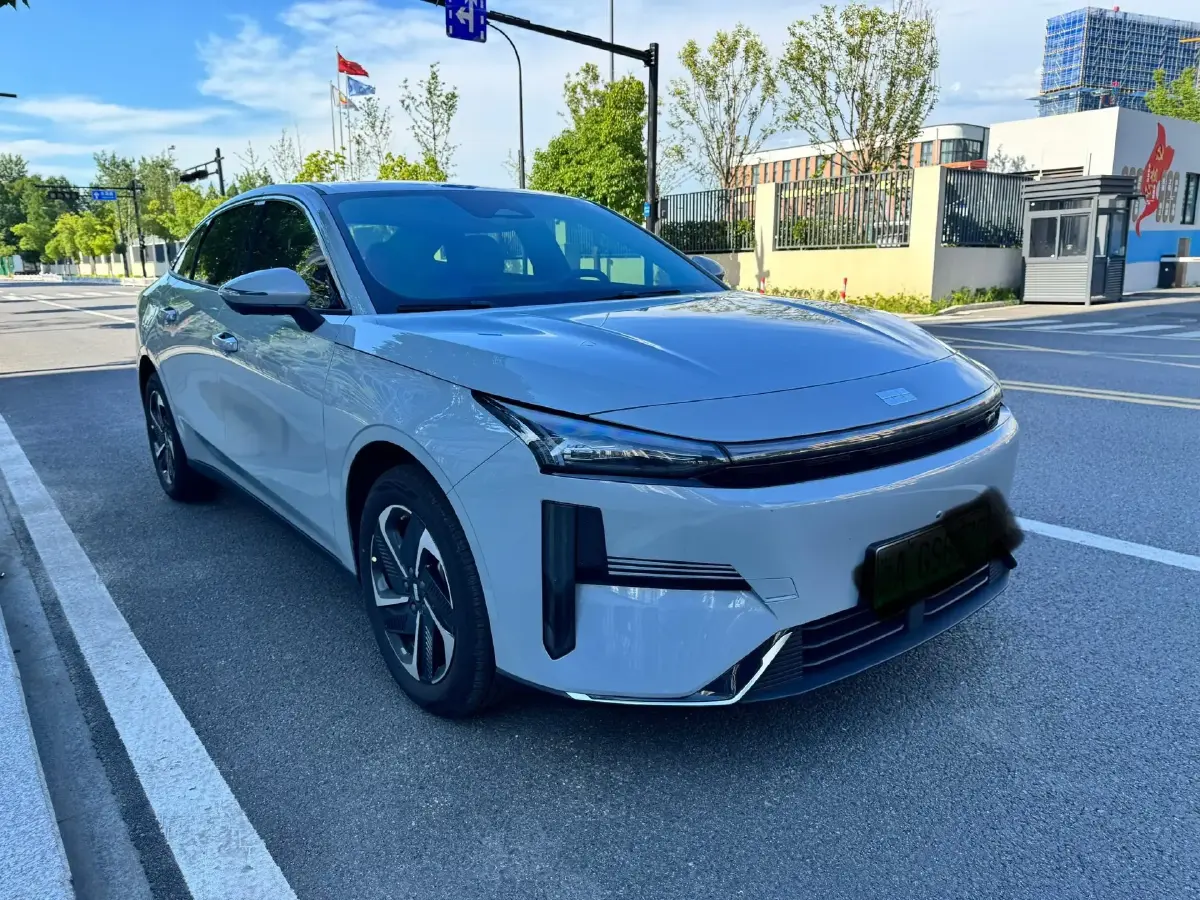 2025 Geely Galaxy L6 1.5L 112HP L4 1DHT PHEV 19.09KWH,autocango,china used car exporter,china ev exporter,chinese used car exporter,chinese used ev exporter