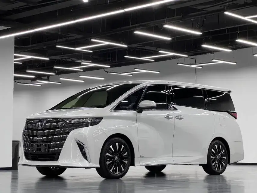 2024 Toyota Alphard 2.5L 190HP L4 E-CVT Hybrid