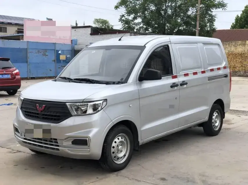 2022 WuLing HongGuang V 1.5L 99HP L4 6MT