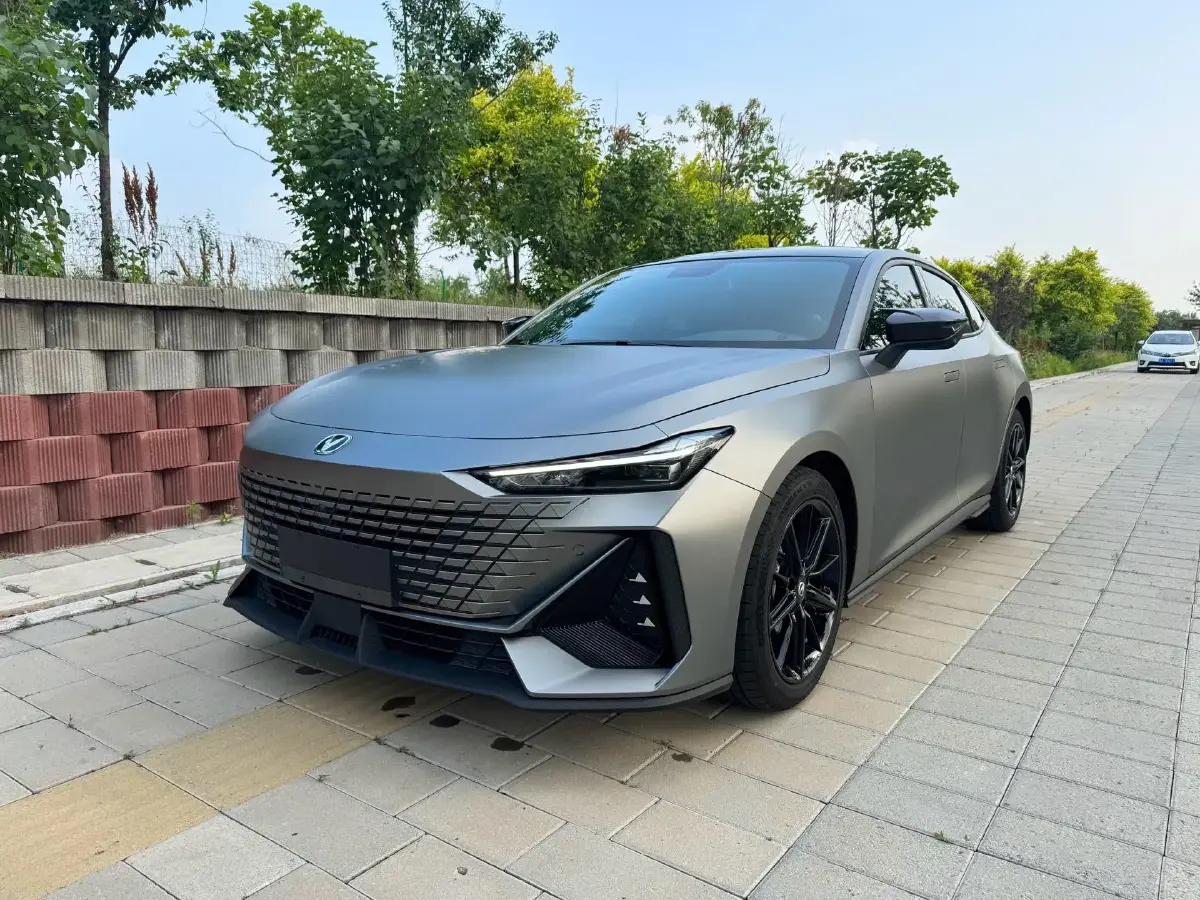 2022 ChangAn UNI-V 1.5T 188HP L4 7DCT