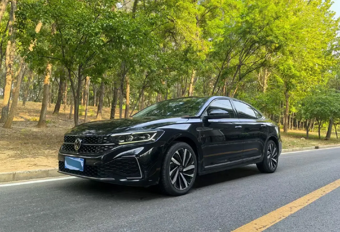 2021 Volkswagen Passat 2.0T 186HP L4 7DCT,autocango,china used car exporter,china ev exporter,chinese used car exporter,chinese used ev exporter