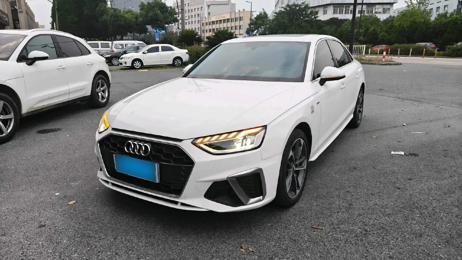 2022 Audi A4L 2.0T 190HP L4 7DCT