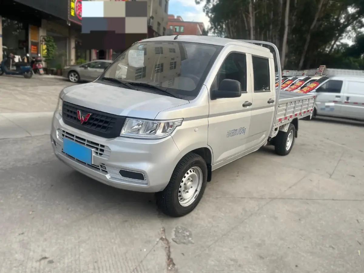 2023 WuLing RongGuang New Truck 2.0L 136HP L4 5MT