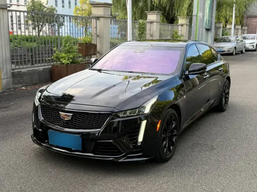 2022 Cadillac CT5 2.0T 237HP L4 10AT