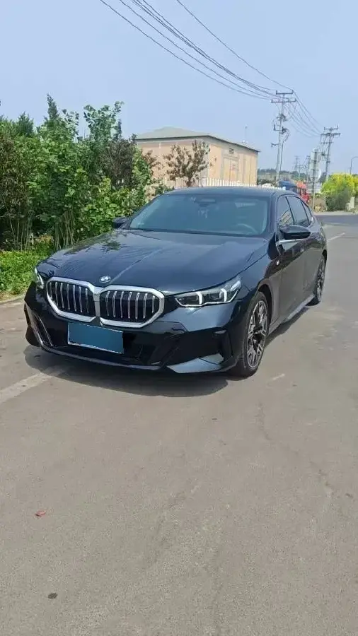 2024 BMW 5 Series 2.0T 258HP L4 8AT