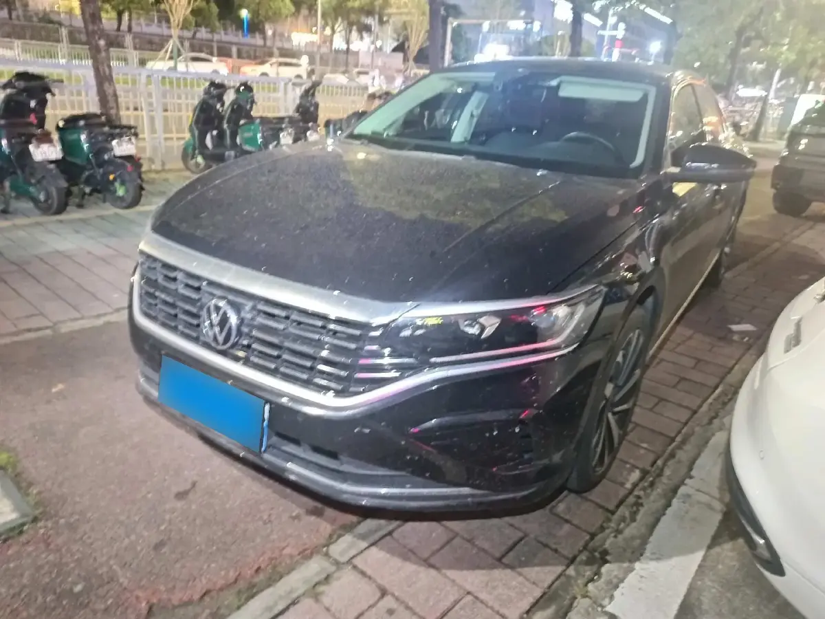 2022 Volkswagen Passat 2.0T 186HP L4 7DCT