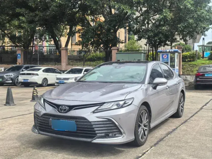 2021 Toyota Camry 2.5L 209HP L4 8AT