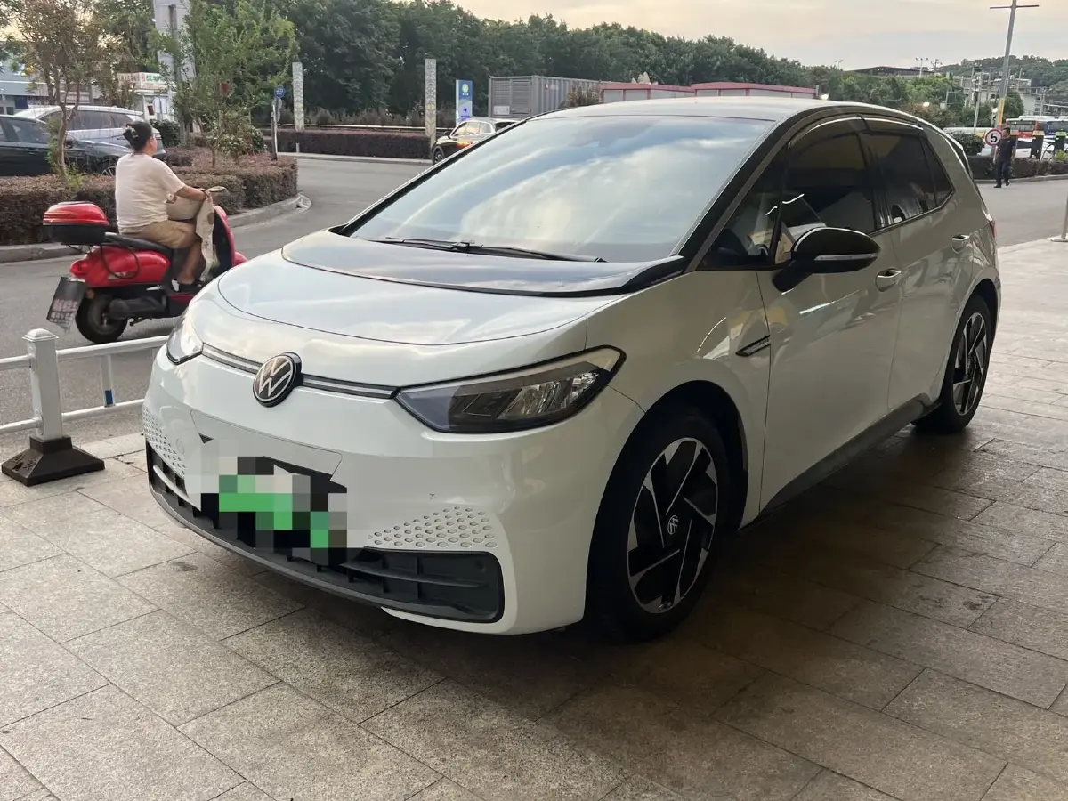 2023 Volkswagen ID.3 BEV 52.8KWH