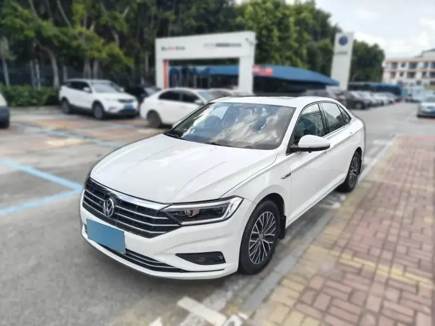 2021 Volkswagen Sagitar 1.2T 116HP L4 7DCT