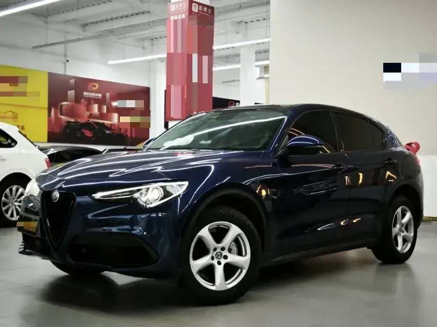 2017 Alfa Romeo Stelvio 2.0T 200HP L4 8AT