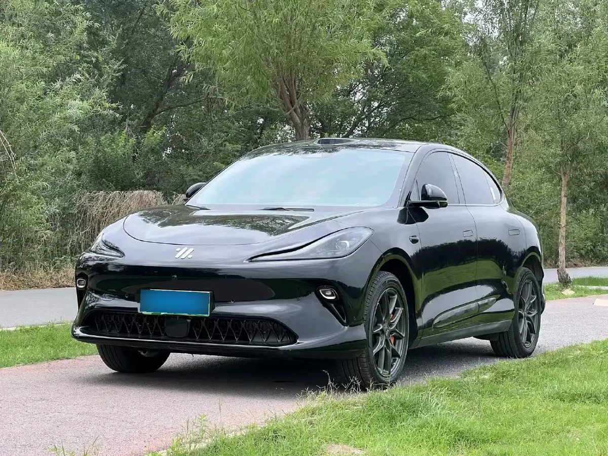 2025 IM LS6 BEV 83KWH