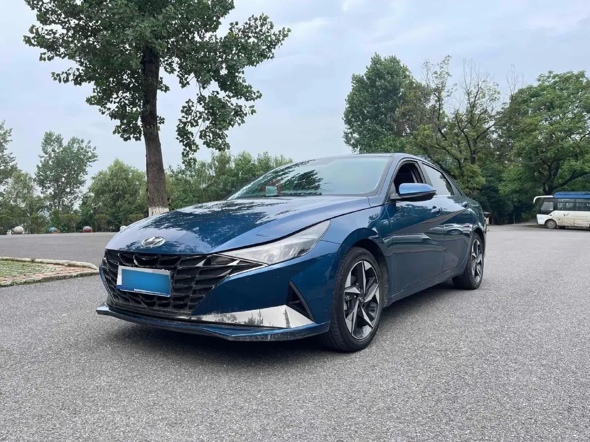 2022 Hyundai Elantra 1.5L 115HP L4 CVT