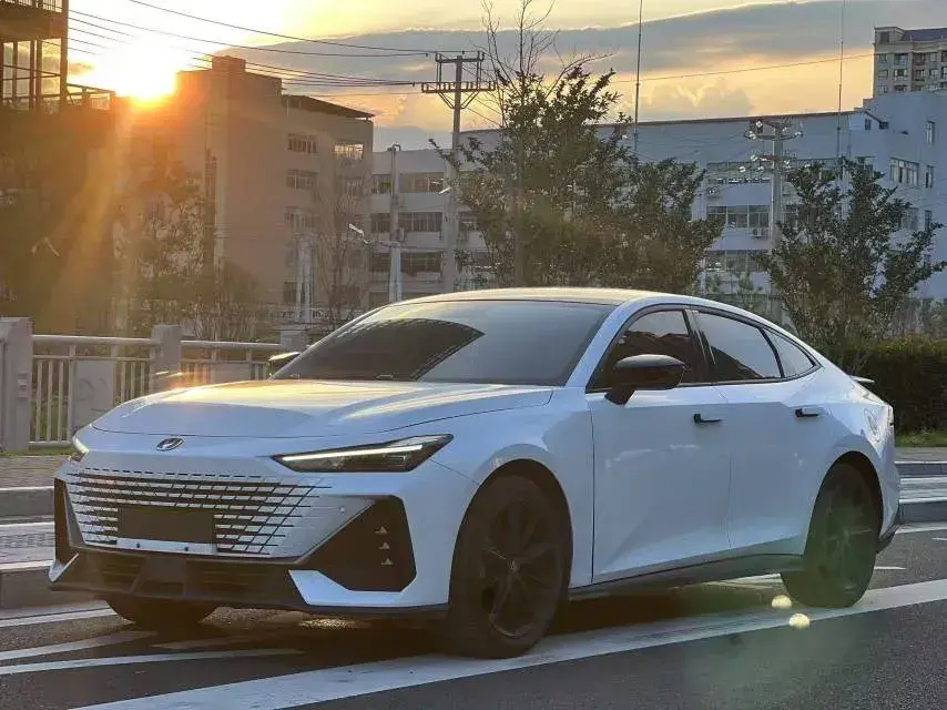 2022 ChangAn UNI-V 1.5T 188HP L4 7DCT