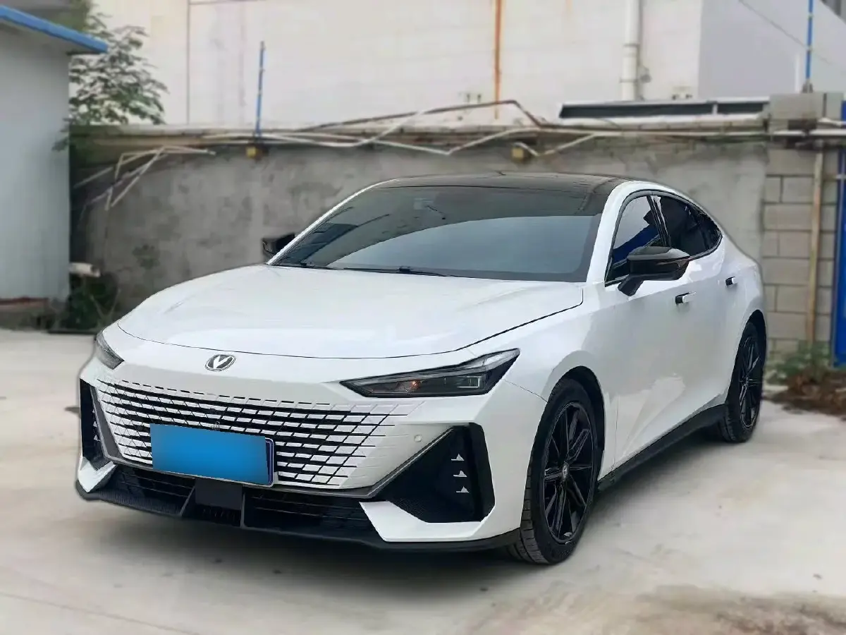 2022 ChangAn UNI-V 1.5T 188HP L4 7DCT