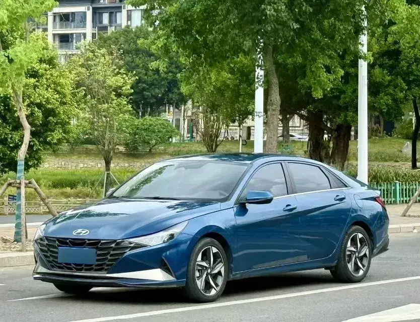 2022 Hyundai Elantra 1.5L 115HP L4 CVT
