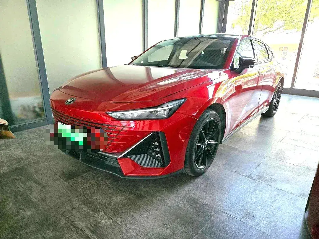 2023 ChangAn UNI-V iDD 1.5T 170HP L4 6TCT PHEV 18.4KWH